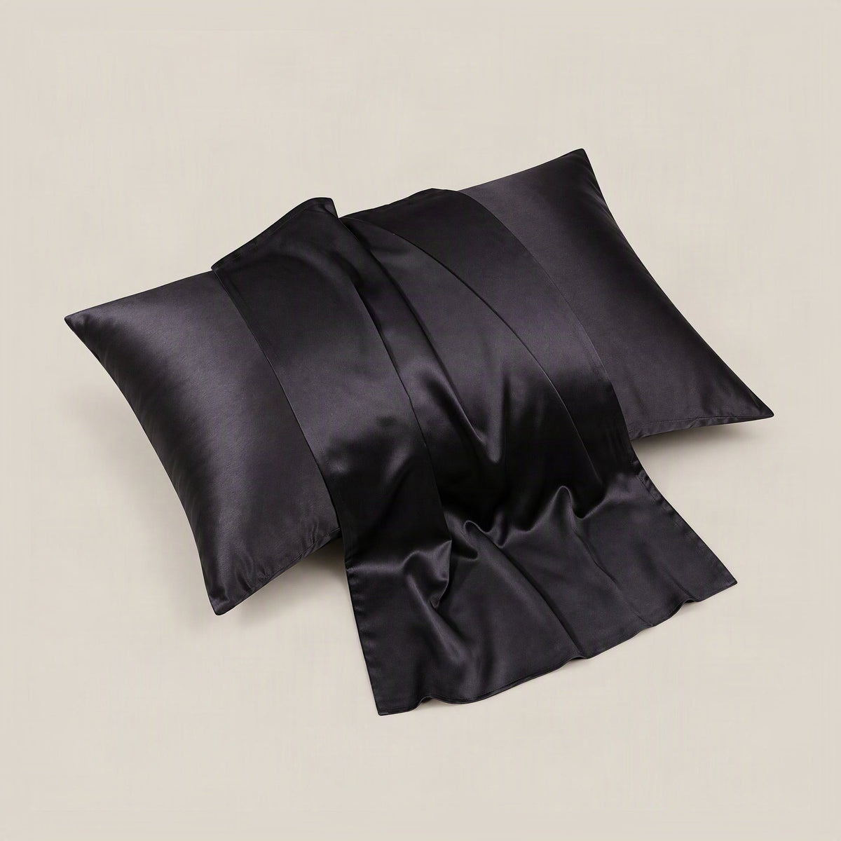 Close-up of SuuSilk 30 Momme mulberry silk pillowcase showcasing the hidden zipper and lustrous double-sided finish