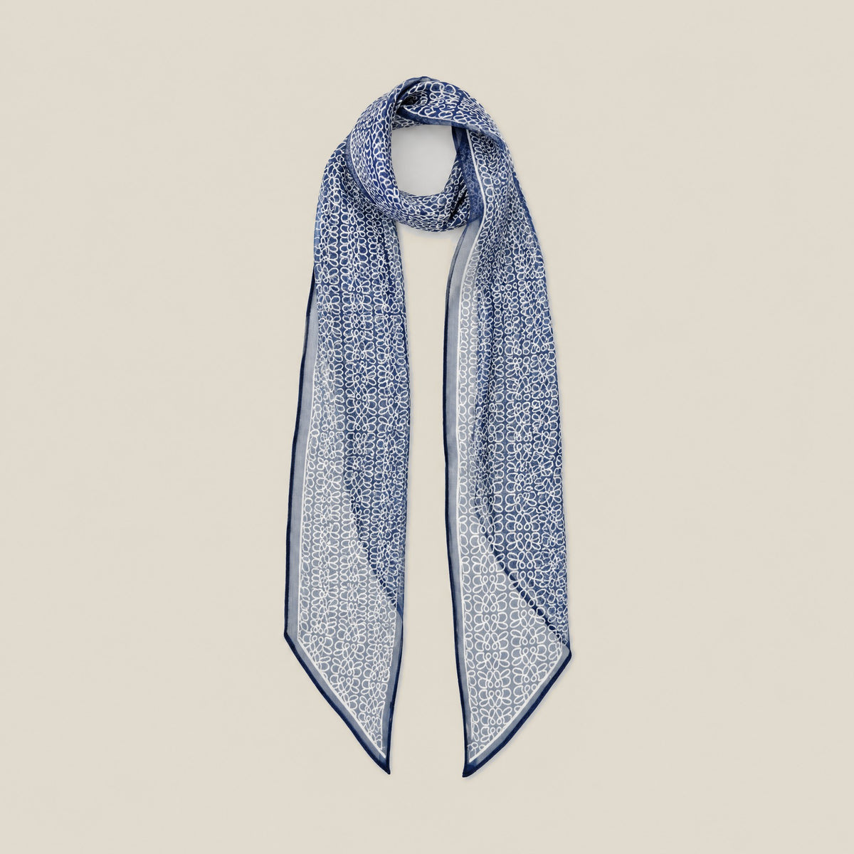 Qinglan Four-Leaf mulberry silk scarf