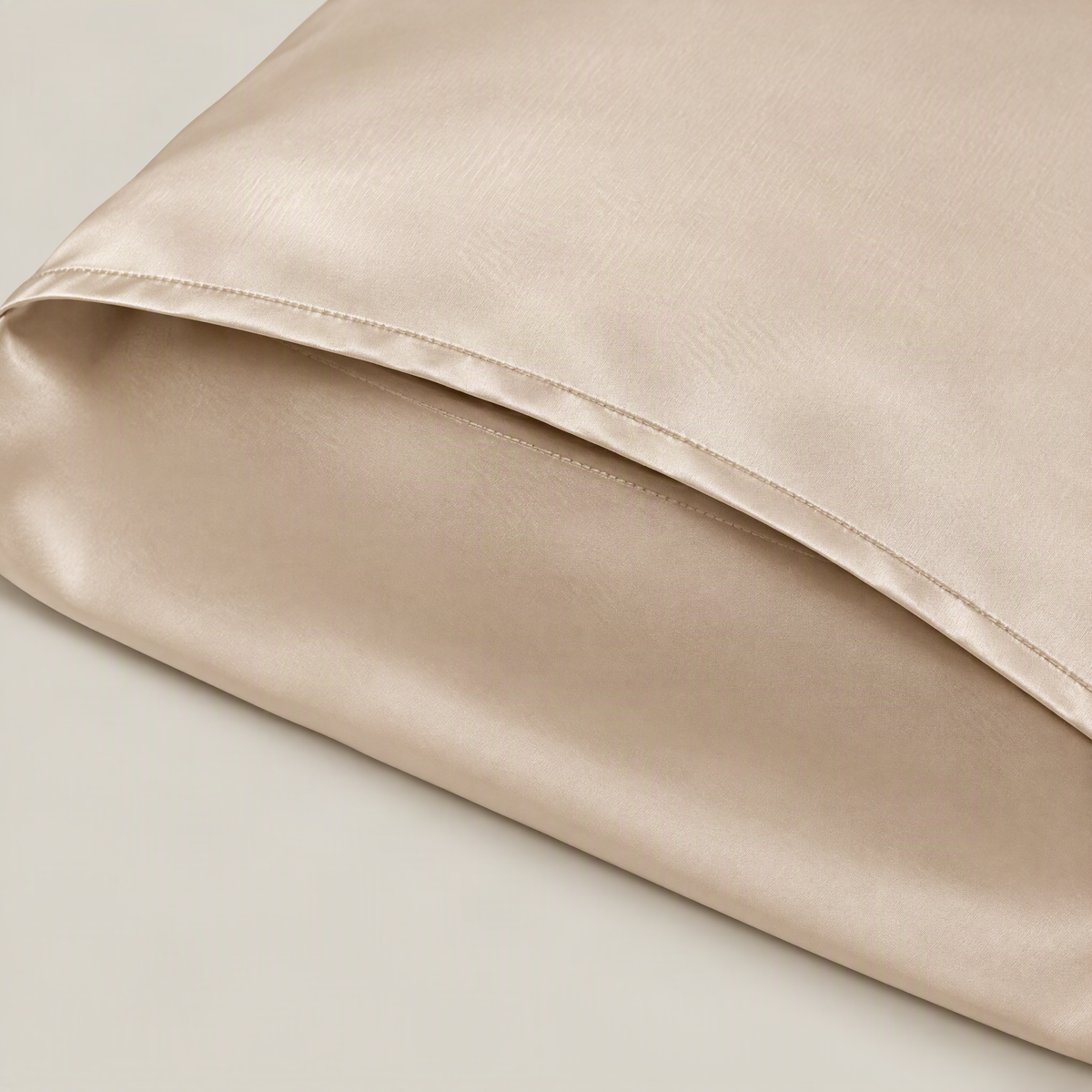 Hidden envelope closure on mulberry silk pillowcase
