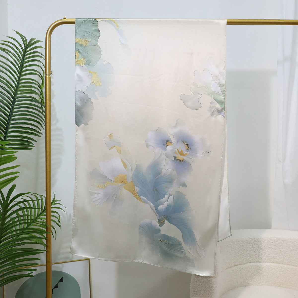 Iris Fragrance Beige  Variant